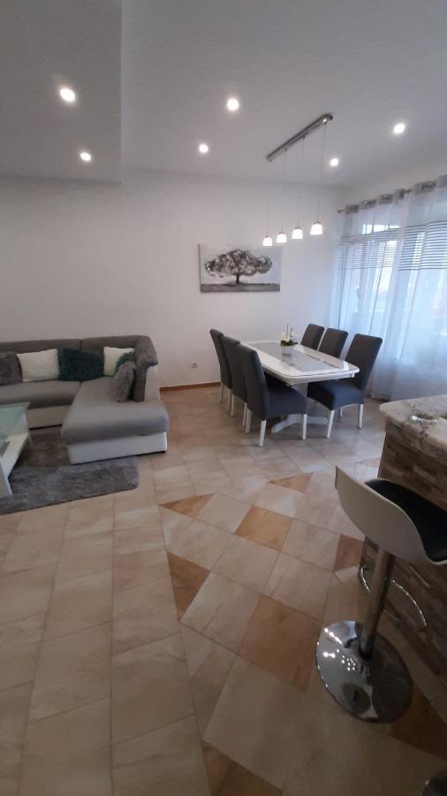 Apartments Ljube Макарська Екстер'єр фото